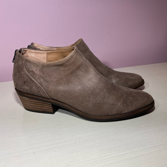 Lucky Brand Women’s 10 Brown Leather Fai Short Ankle Booties Zip Boot - Picture 3 of 6
